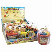 TOY BEACH BUCKET 4 TOY WITH 4 LOLLIPOPS 12CT